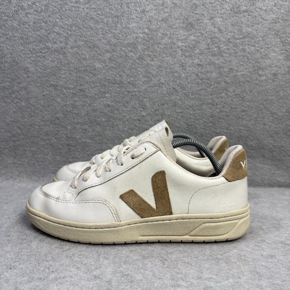 Veja Shoes Womens Size 8 V-12 White Leather Low Top Casual Comfort Sneakers 2136
